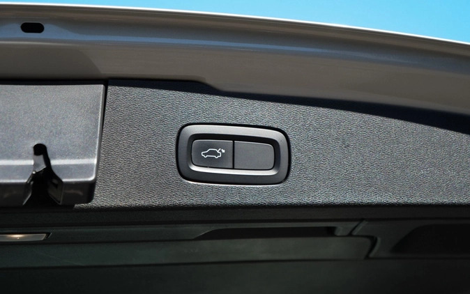 Volvo V60 cena 134900 przebieg: 87389, rok produkcji 2019 z Wronki małe 497
